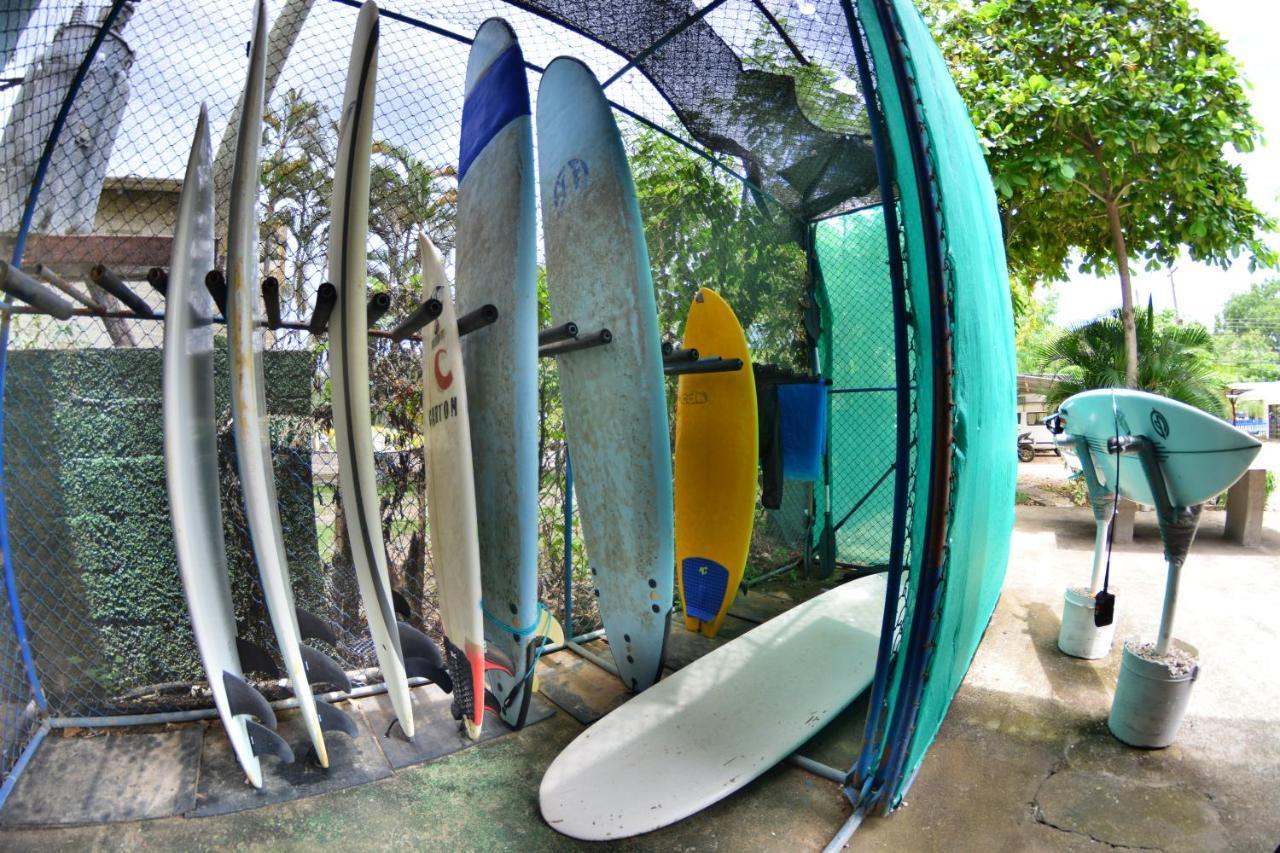 Tsunami Hostel Tamarindo Exterior photo
