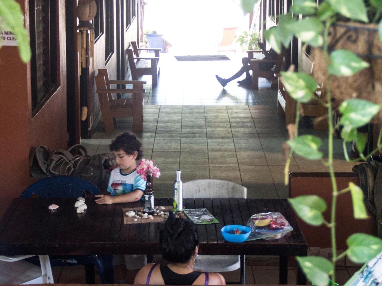 Tsunami Hostel Tamarindo Exterior photo