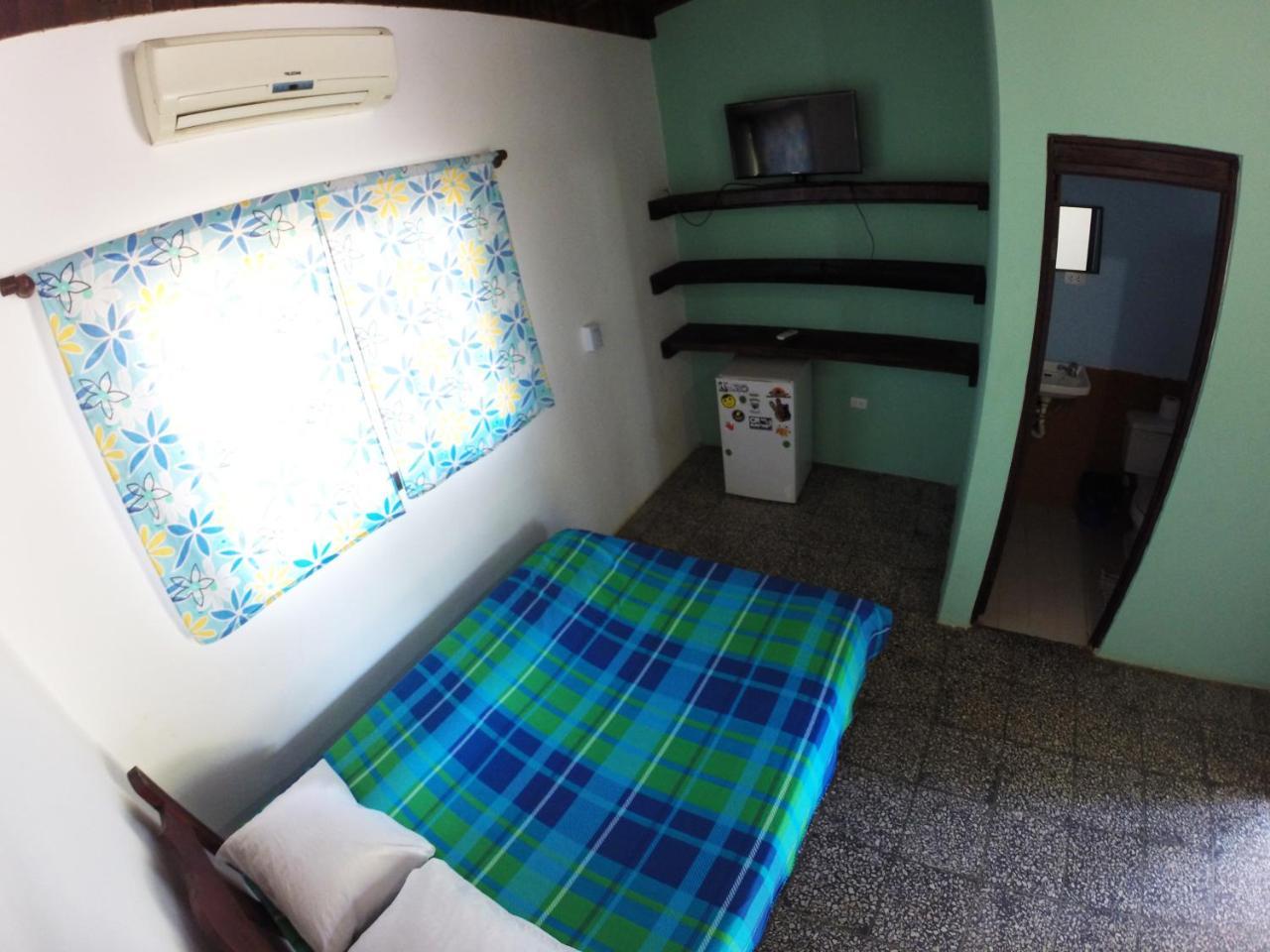 Tsunami Hostel Tamarindo Exterior photo